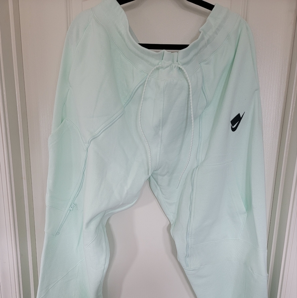 Nike women's joggers size XL